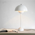 Lámpara de mesa lateral de lámpara de noche de metal de diseñador moderno para dormitorio